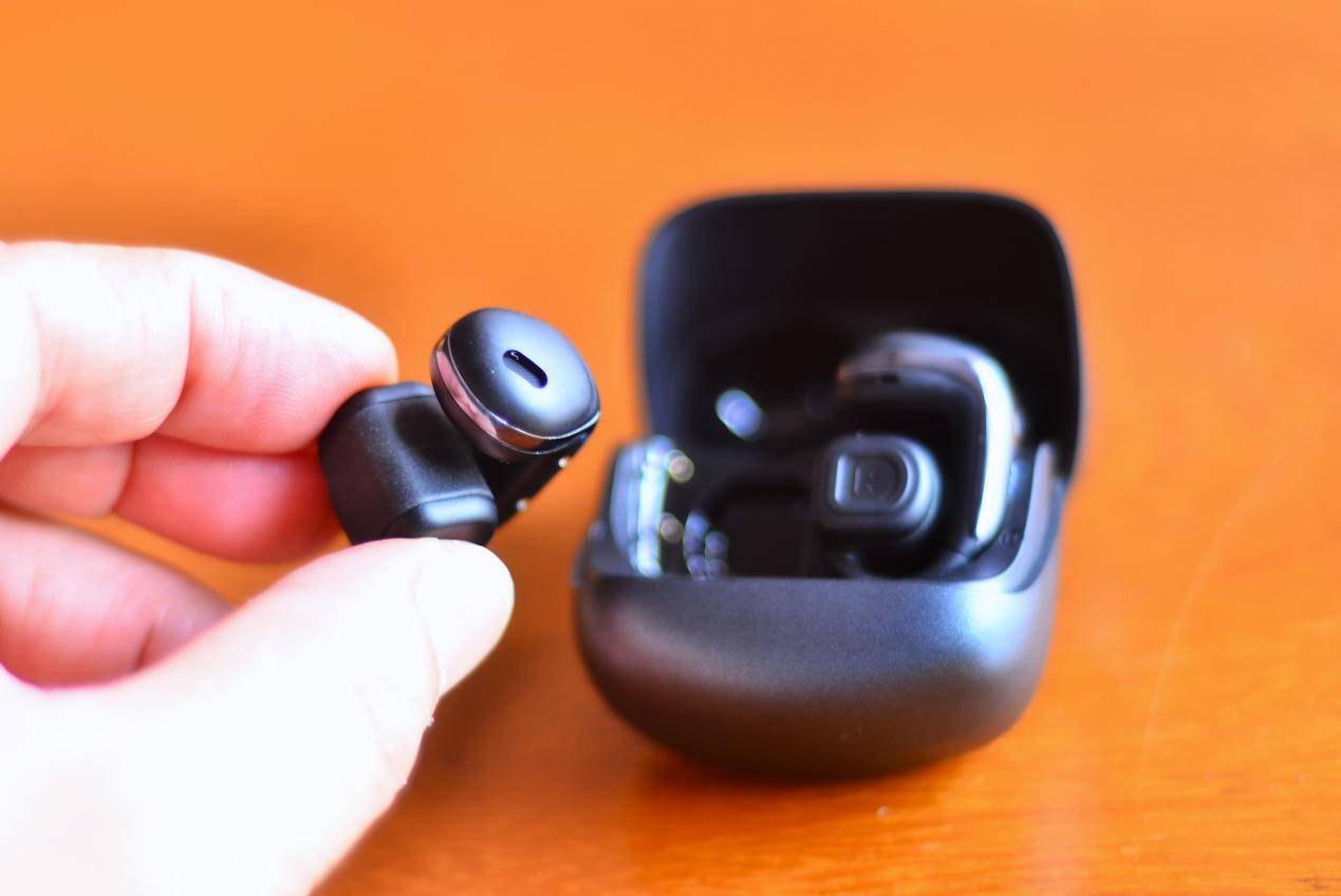 百元级耳机卷王来了，千元级音质的西圣Plume耳夹式耳机