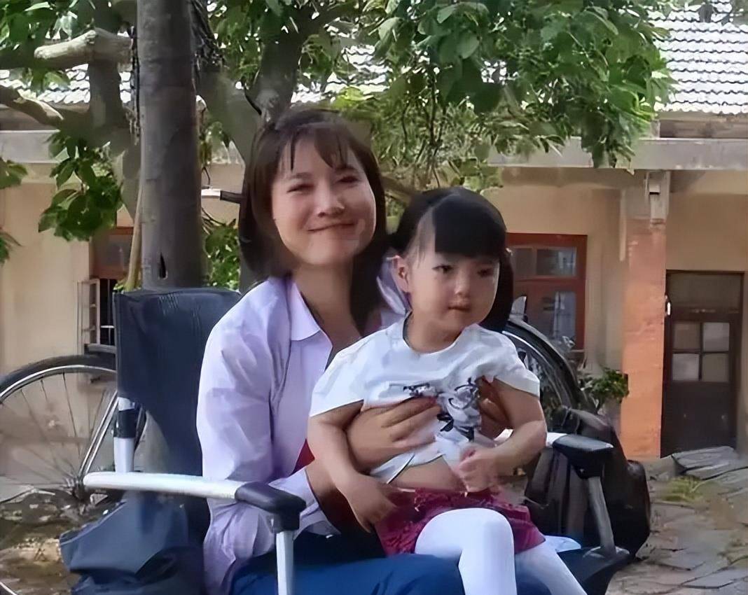 离婚12年,侯勇和潘雨辰过上完全不同的生活