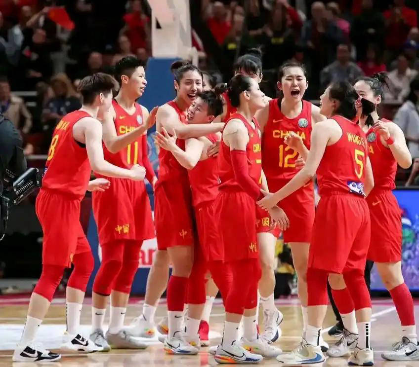 官宣！名帅张勇军加盟中国女篮，63岁篮球传奇重新回归，宫鲁鸣局势微妙