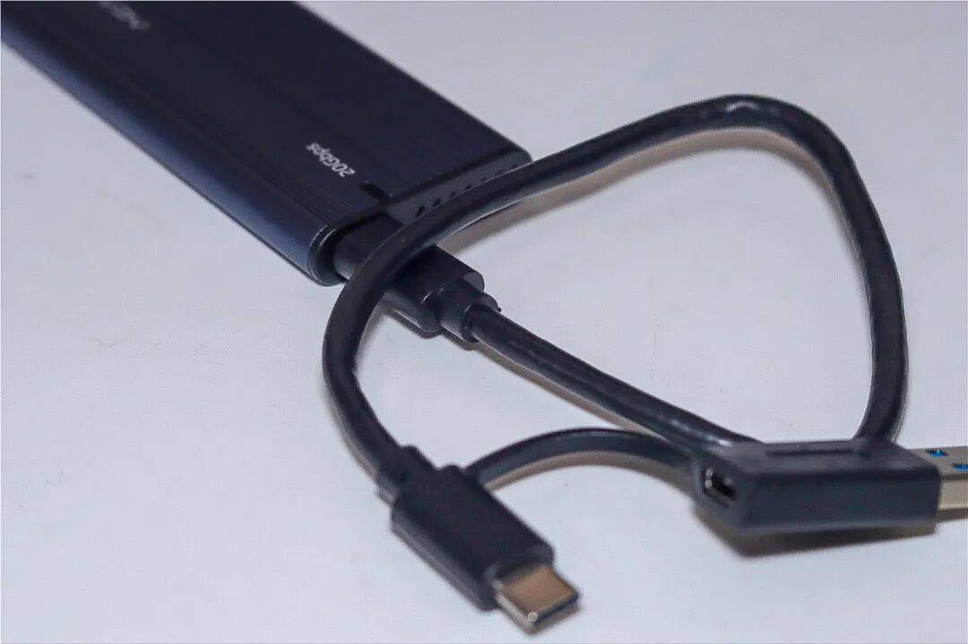 读写速度慢如蜗牛,原来是我选错了移动固态硬盘盒