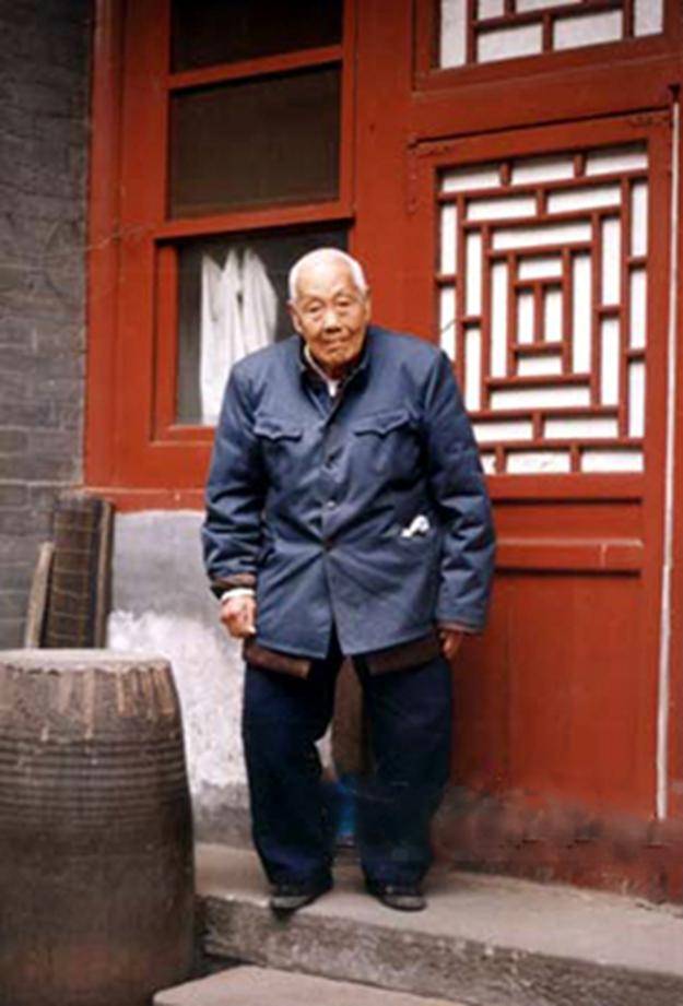 这才是真实的太监形象:1993年末代太监孙耀庭罕见留影,面容慈祥