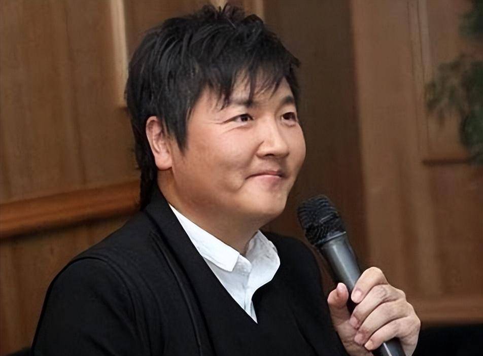 55岁孙楠现状:不要豪宅,一家六口住村里,桃源生活羡哭网友