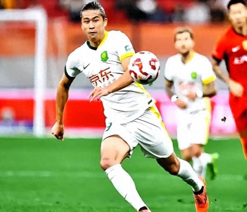 邵佳一亲眼目睹！国足9号2次单刀不进，未来或在国足失去位置