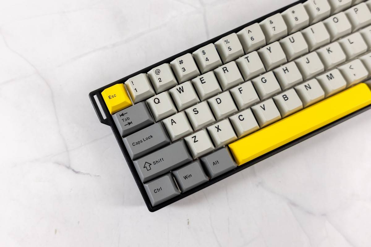 颜值高,手感好,高RT精度,黑爵AK680 V2 RGB磁轴电竞键盘体验