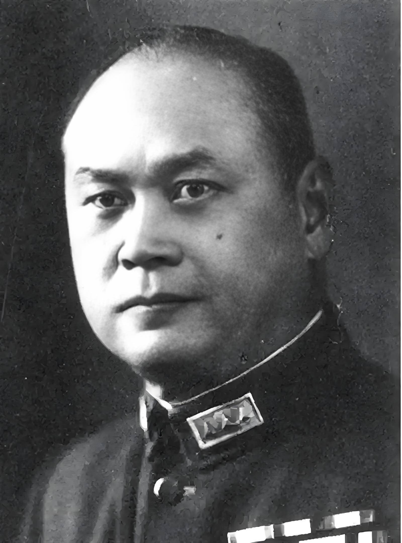 陈宝仓和吴石是老校友都是保定军校出来的早年在大陆就看不惯国民党