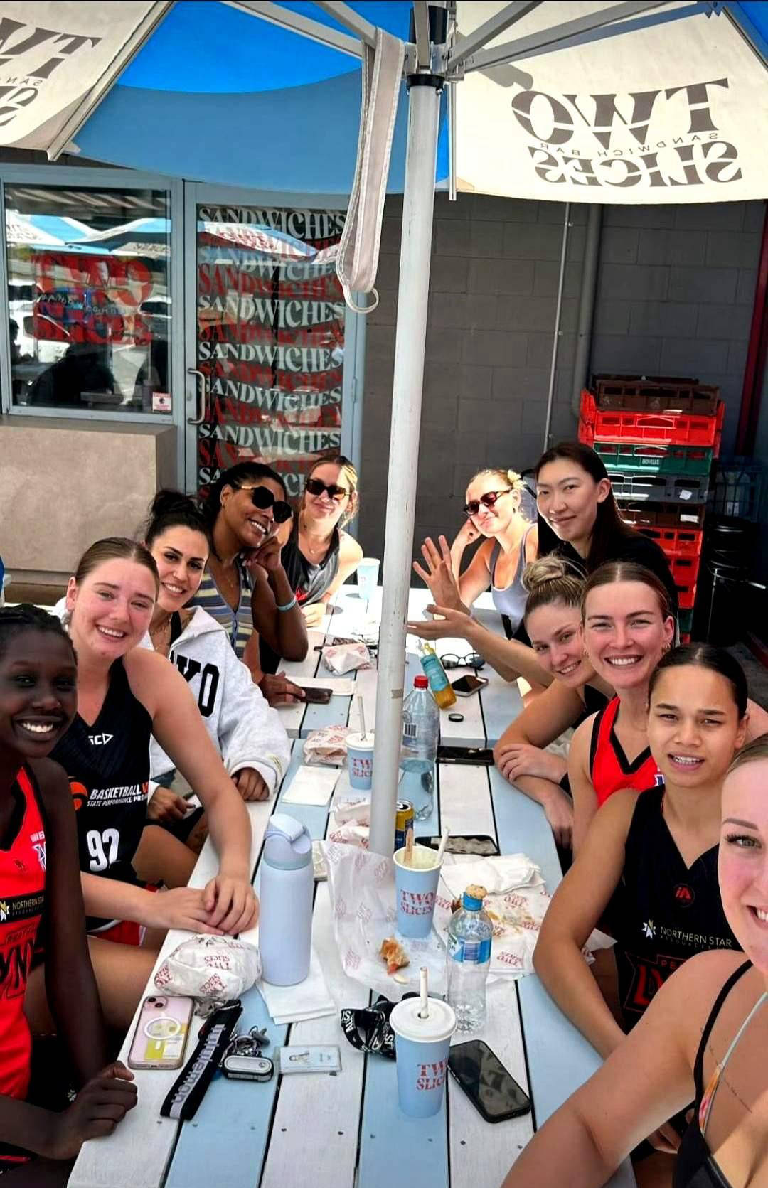 韩旭顺利融入澳洲WNBL联赛，成为珀斯山猫队核心与票房保障