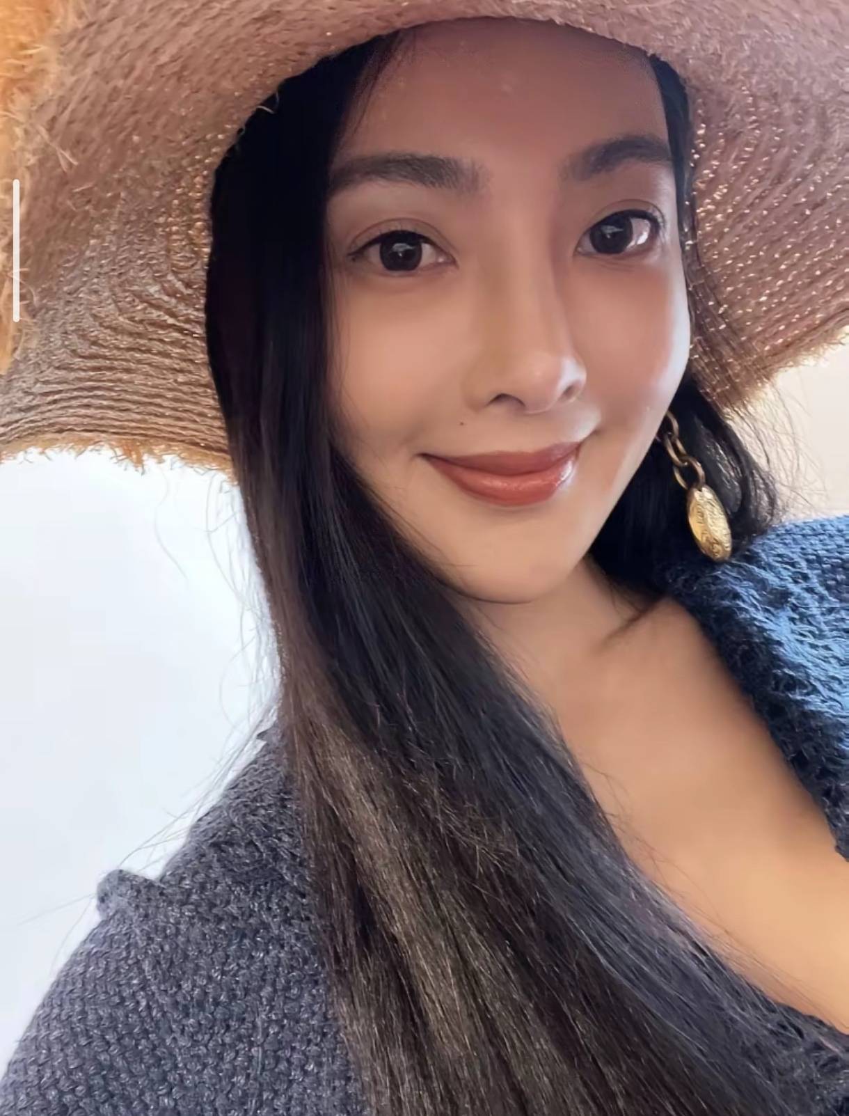 曹格认错路人以为是前妻视频曝光后网友发现他对吴速玲仍未放下