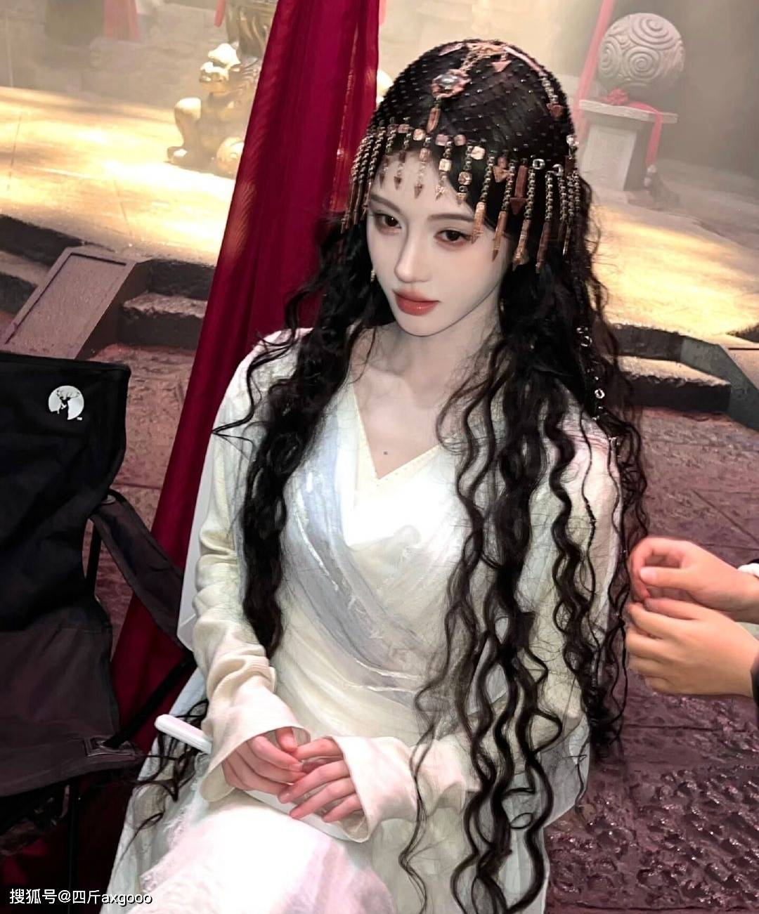 曝演员鞠婧祎涉嫌严重经济犯罪,公司掌握证据,全网实名公开举报