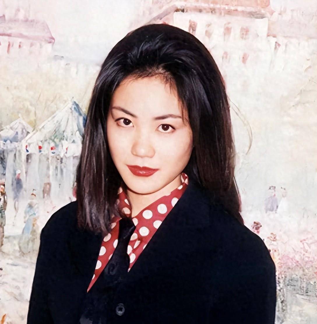 和王菲复合11年谢霆锋终究走上李亚鹏的老路两人差距一目了然