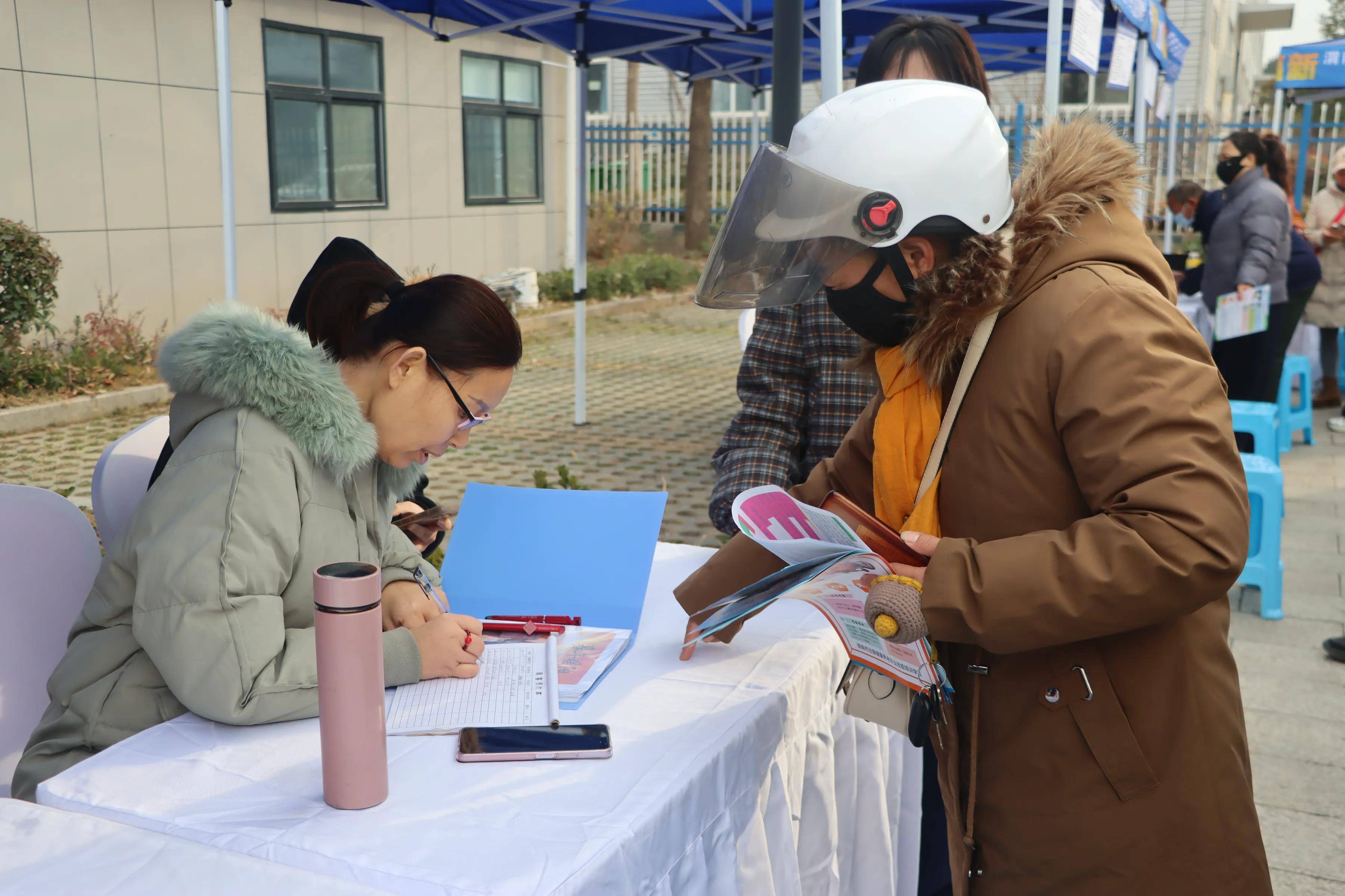 用工市场招聘忙，稳岗扩岗惠民生——开年以来各地各部门加力稳就业