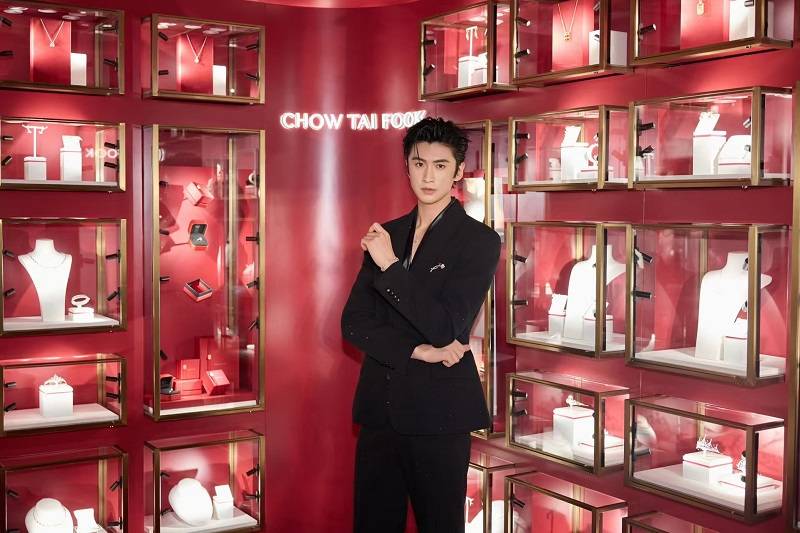 周大福「一诺千金」钻石婚嫁巡展闪耀大连，与张云龙共赴璀璨旅程