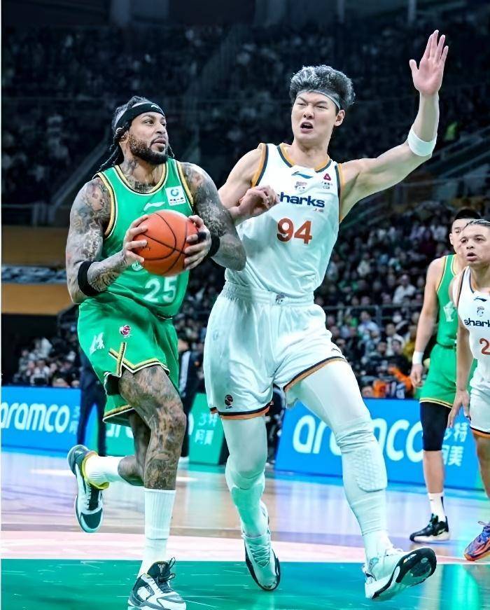 天坑！外援在辽粤有差别，杜锋拯救萨林杰，莫兰德杨鸣为何救不活