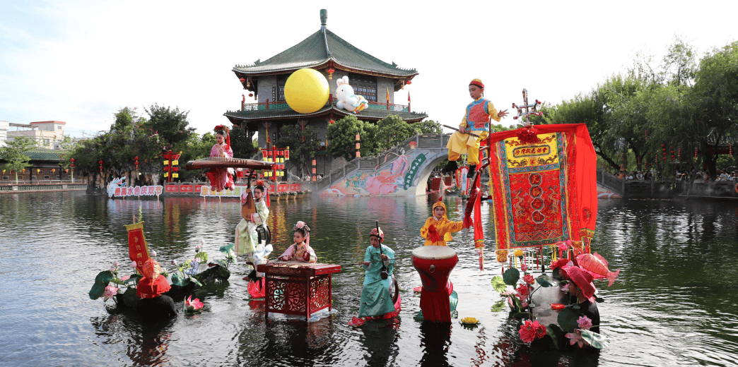 篝火燃冬,飘色映河!祈福缤纷世界双旦非遗民俗盛宴,解锁冬日双倍狂欢(图9) 篝火燃冬,飘色映河!祈福缤纷世界双旦非遗民俗盛宴,解锁冬日双倍狂欢(图9)