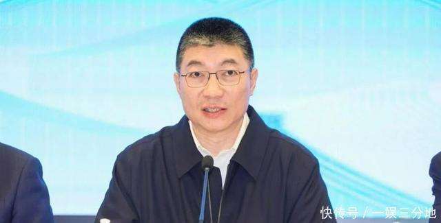 从章子怡恩师到违纪违法，郝戎25年权力路崩塌，师生命运谁来买单