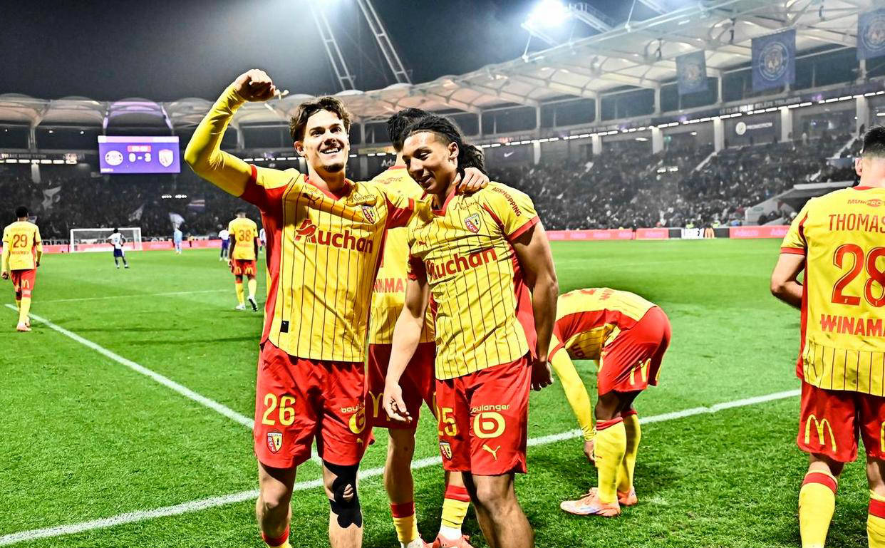 朗斯豪取9连胜,法甲领头羊疯狂晋级法国杯十六强,大巴黎是否担忧?