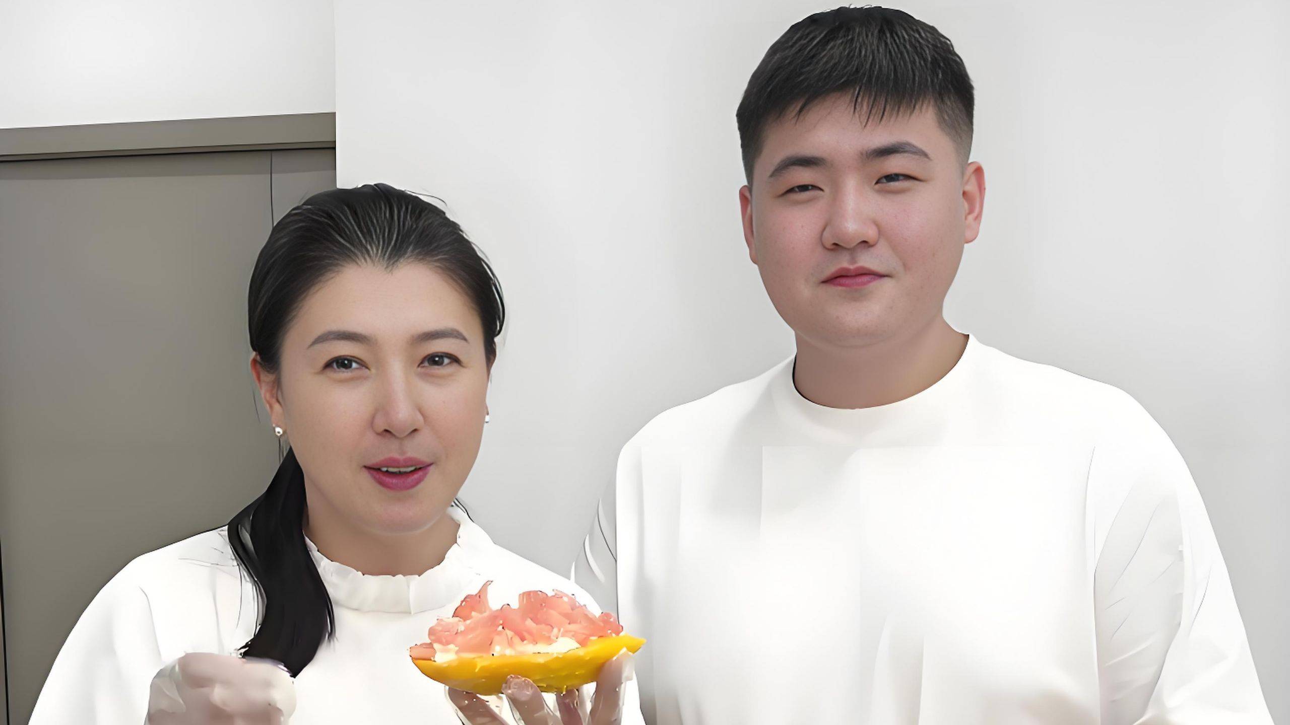 原创            闫学晶儿子被持续举报！毕业大合影曝光，疑似侵占名额进入中戏