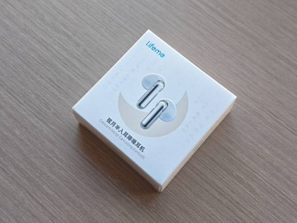 地铁里的弦月：这副耳机如何用东方美学，治愈了我的通勤焦虑！