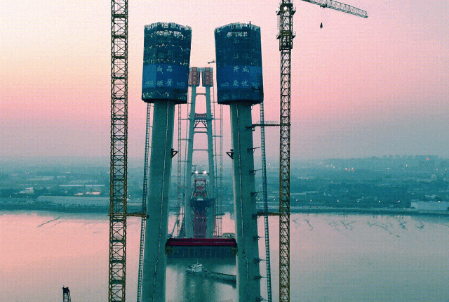 世界最长跨海铁路桥首座主塔封顶！(图7)