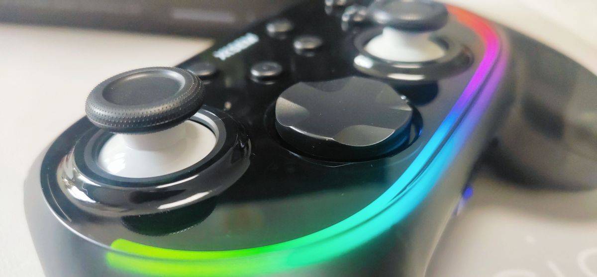 西圣GC1游戏手柄体验，硬件+算法双擎驱动，硬核电竞真旗舰!