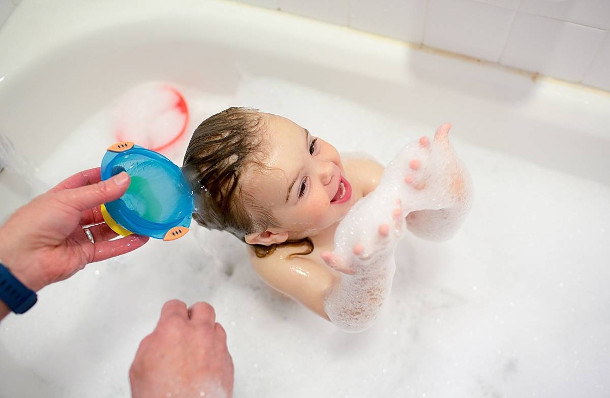 13岁男孩泡澡20分钟后失去意识被紧急送医,医生：男性常泡澡导致不孕不育