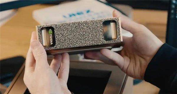 下一代大模型技术竞争一触即发 苹果/微美全息强势布局端侧AI高潜力领域!