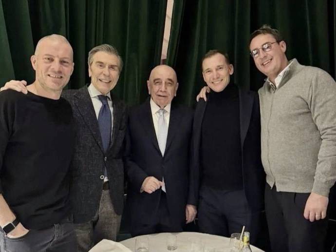 意甲媒体透露：舍瓦回米兰约了马尔蒂尼、加利亚尼、布拉伊达聚会！