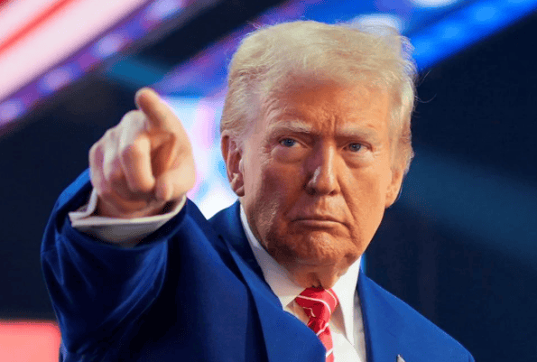 欧洲遭奇耻大辱！泽连斯基语出惊人，特朗普在空军一号上喊话中国