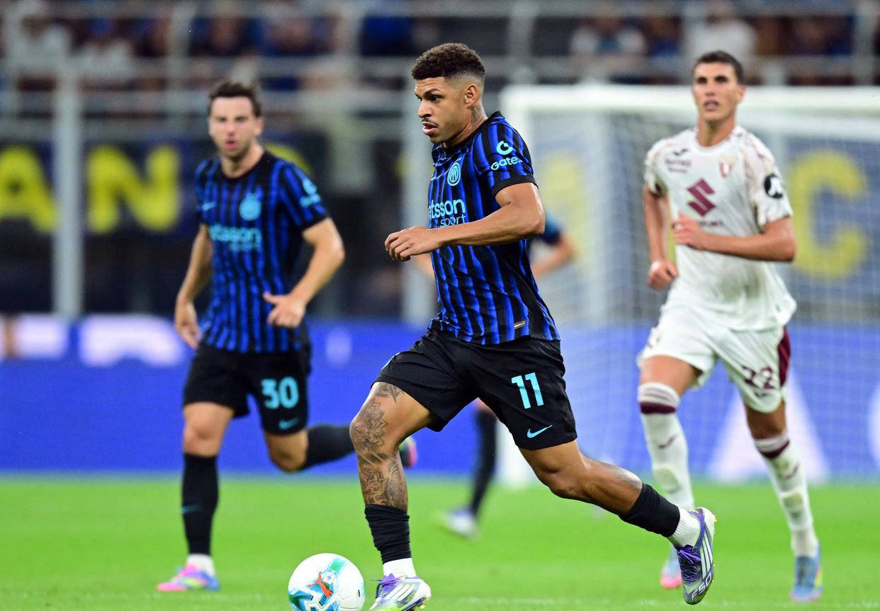 国米边路难寻邓弗里斯接班人，欲出售恩里克并盼佩剑老将回归