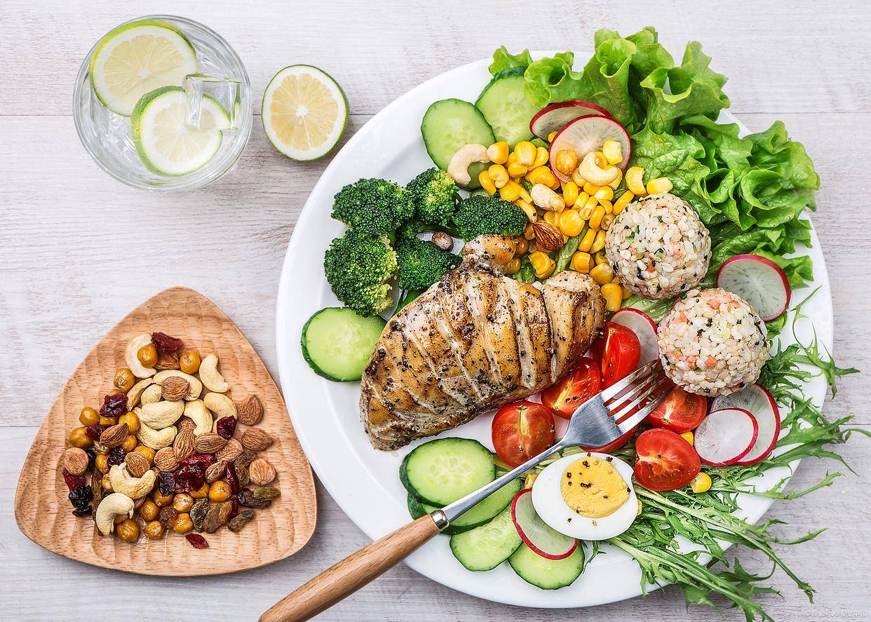 降修堂治疗仪：碳水红黑榜：控糖减脂这样吃！