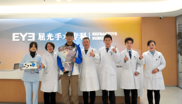  前沿科技助力绿茵赛场，爱尔眼科为湘超冠军开启“高清视界”(图1)