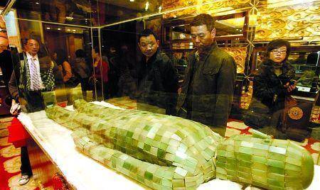 盗墓贼也有道德底线？当盗墓贼碰到金缕玉衣，只抽金丝却不拿玉片