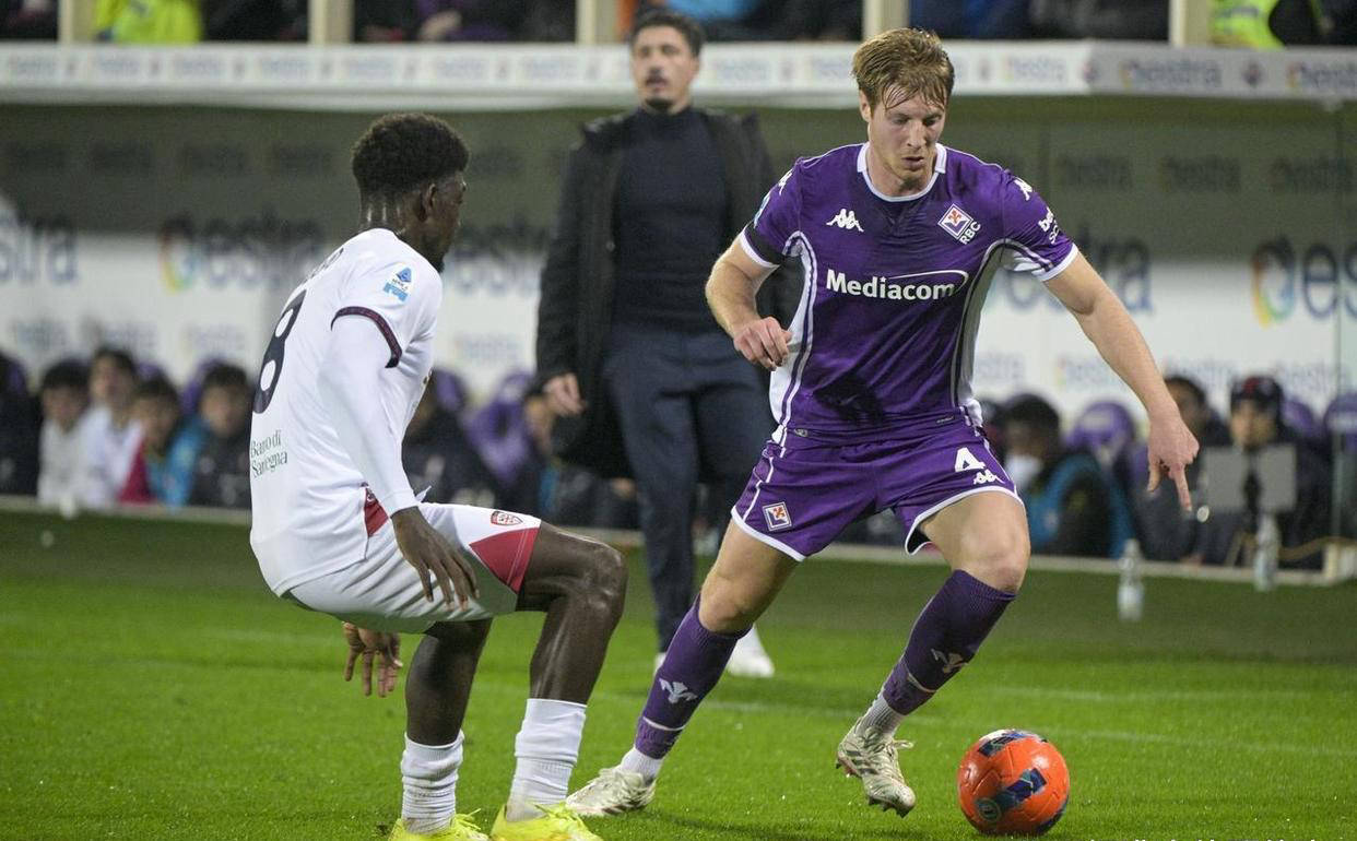 佛罗伦萨主场1-3负于科莫,紫百合止步意大利杯八强,全力冲刺意甲保级