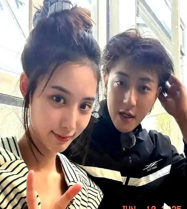 原创            徐艺洋机场造型反差大，背后原因引人深思