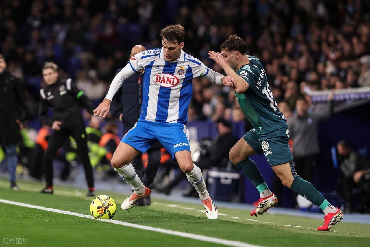 随着西班牙人爆大冷门1-2遭逆转,西甲最新积分榜出炉