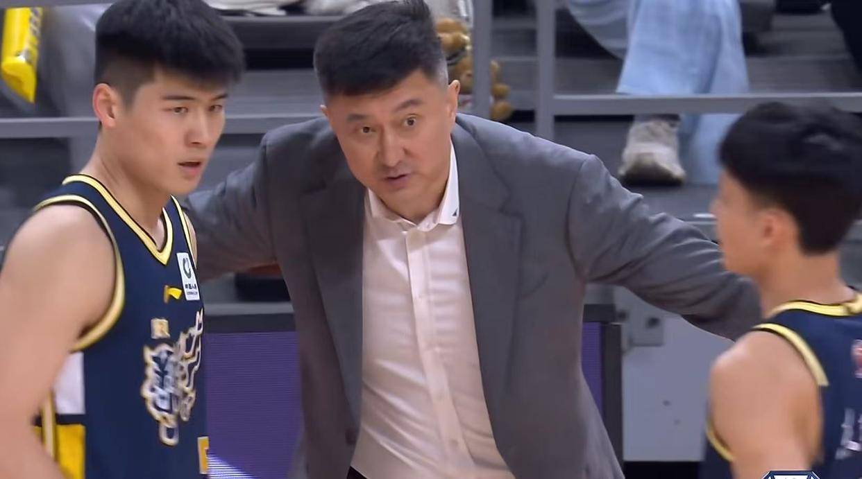 徐杰复出+焦泊乔能打！广东队祭出最强阵容，力保杜锋复仇上海？