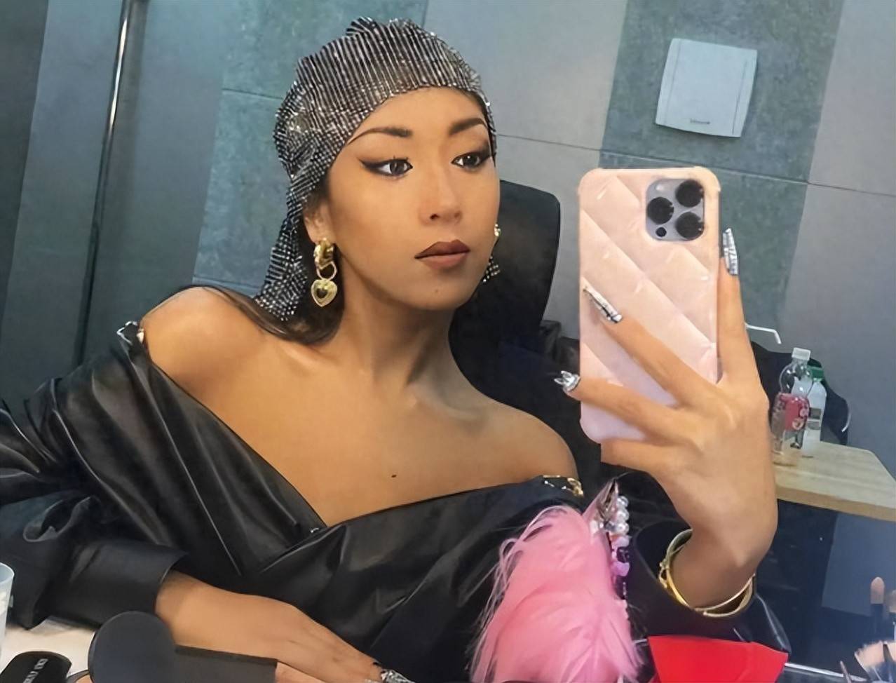 哭穷炫富当“三姐”，装了10年原形毕露，吉克隽逸辜负刘欢的期望