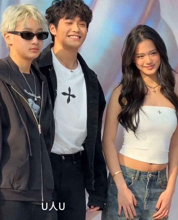 冉莹颖、曹格、钟丽缇三人孩子同框，是继童年参与《爸爸去哪儿》综艺后首次公开合体