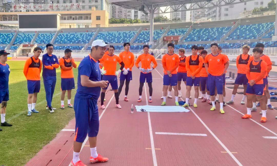 1米88罗马尼亚国脚鲁斯加盟山东泰山，新赛季冲冠阵容再添猛将