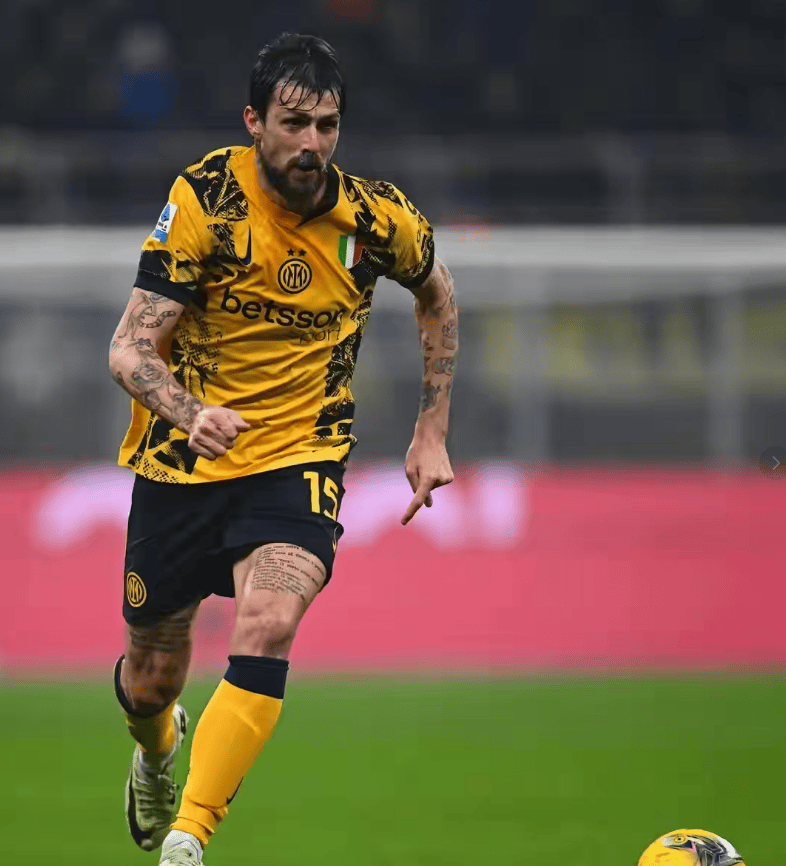 أفضل 10 لاعبين فوق سن الـ 35: ليفاندوفسكي يزيح ميسي ورونالدو عن العرش.. ومفاجآت في القائمة!