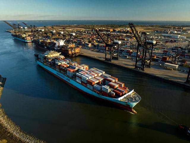 原创
            李嘉诚知道谁才是靠山，终于向巴拿马摊牌，中方向全球通告一句话