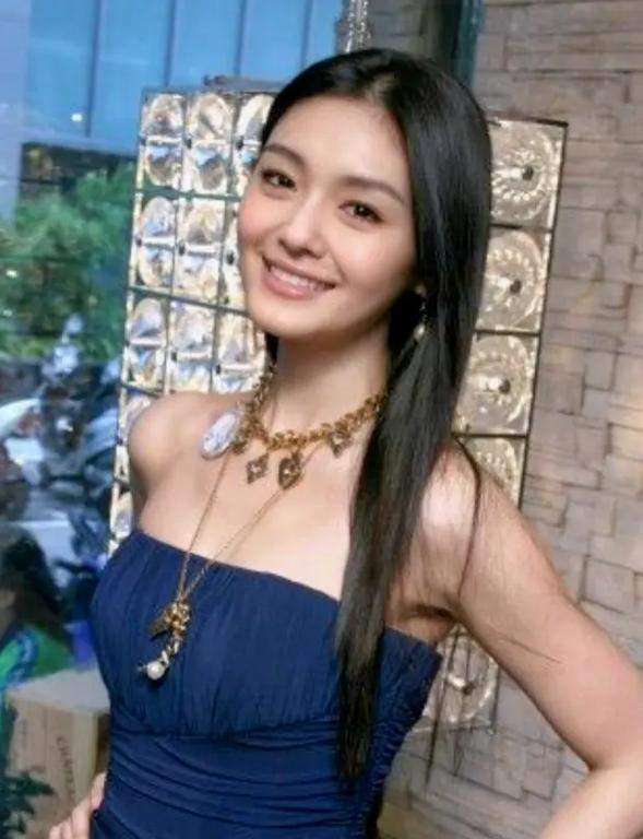 原创            大S雕像藏着多少秘密？具俊晔请的设计师揭秘，吴佩慈泪诉往事