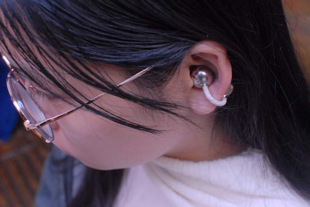 当贝Dangbei Air1耳夹式蓝牙耳机评测：抗菌，AI黑科技，无感佩戴