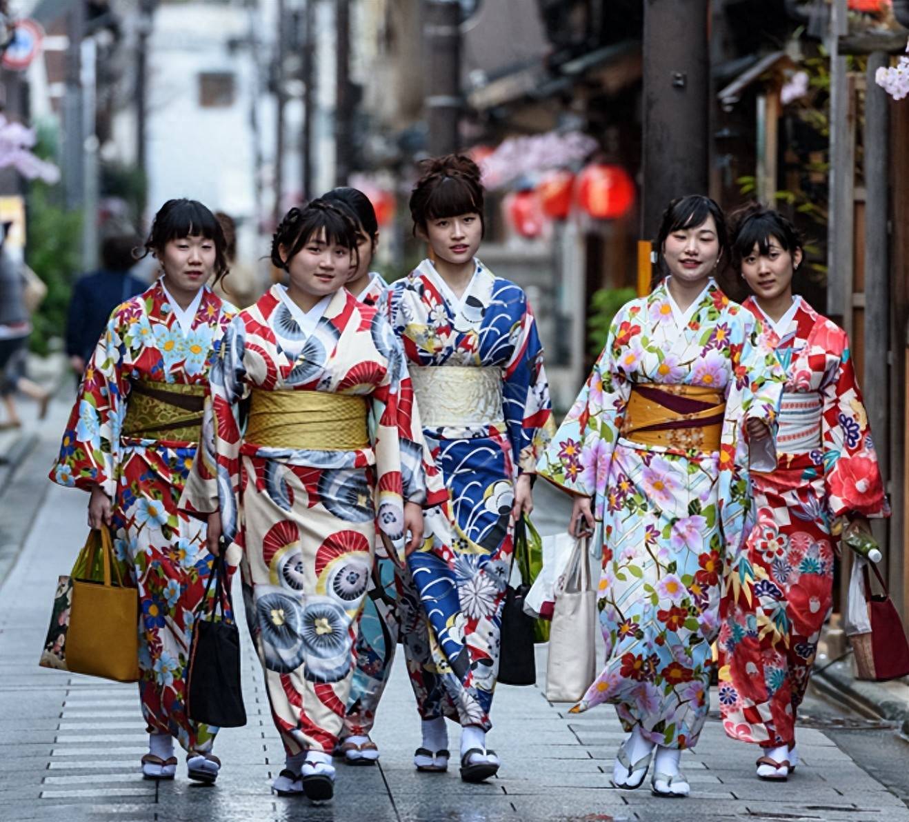 立花亚野芽百人名单_日本女模特性开放_日本乱熟女