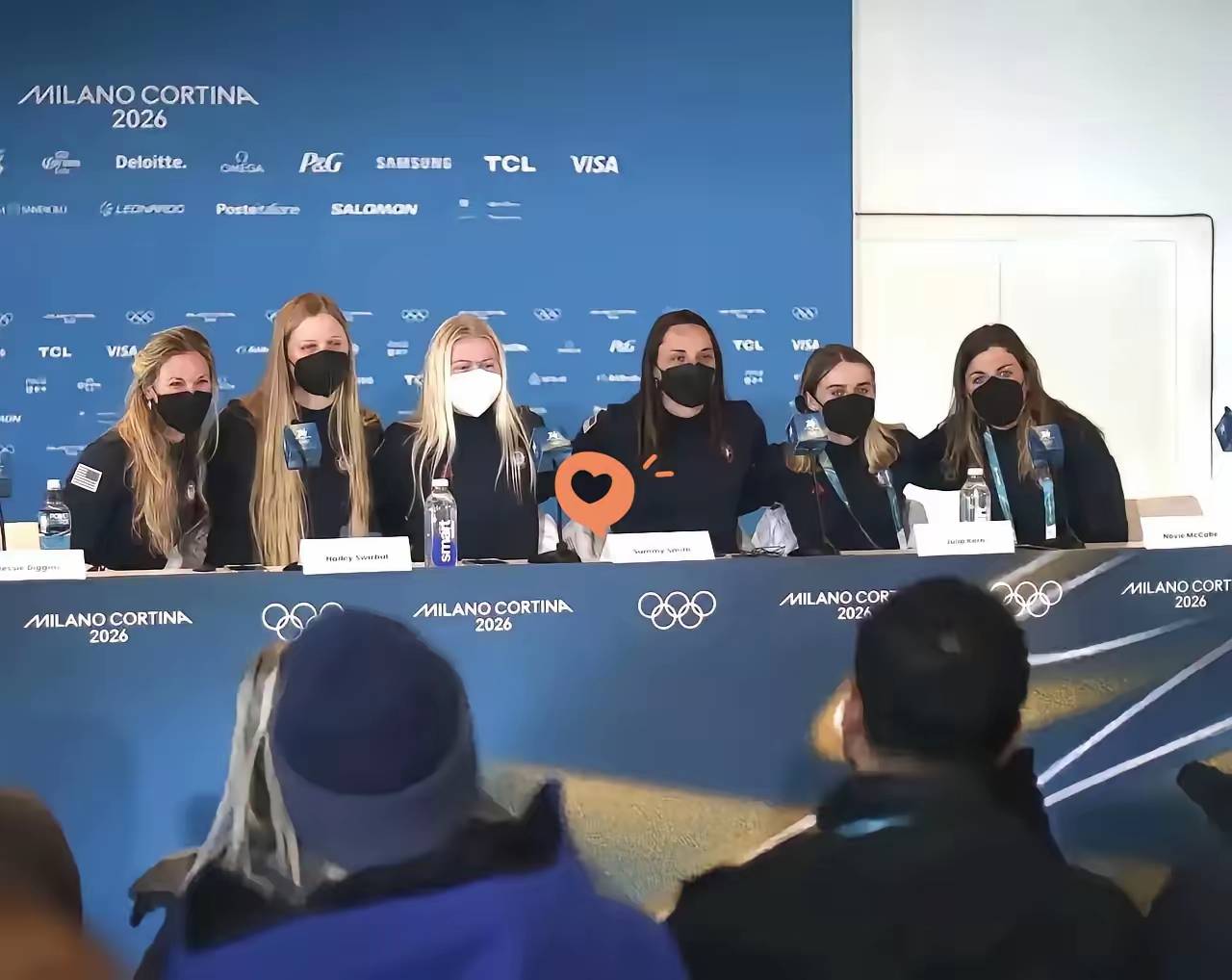 原创            美国人的集体口罩一戴，让全世界后背发凉，想起了武汉疫情，事出反常，必有妖！