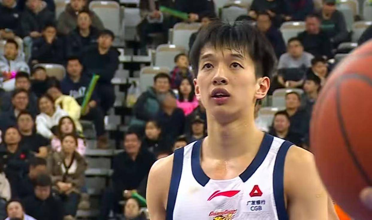 萨里奇成首选？广东队第五外援曝光，力保杜锋躺进总决赛！