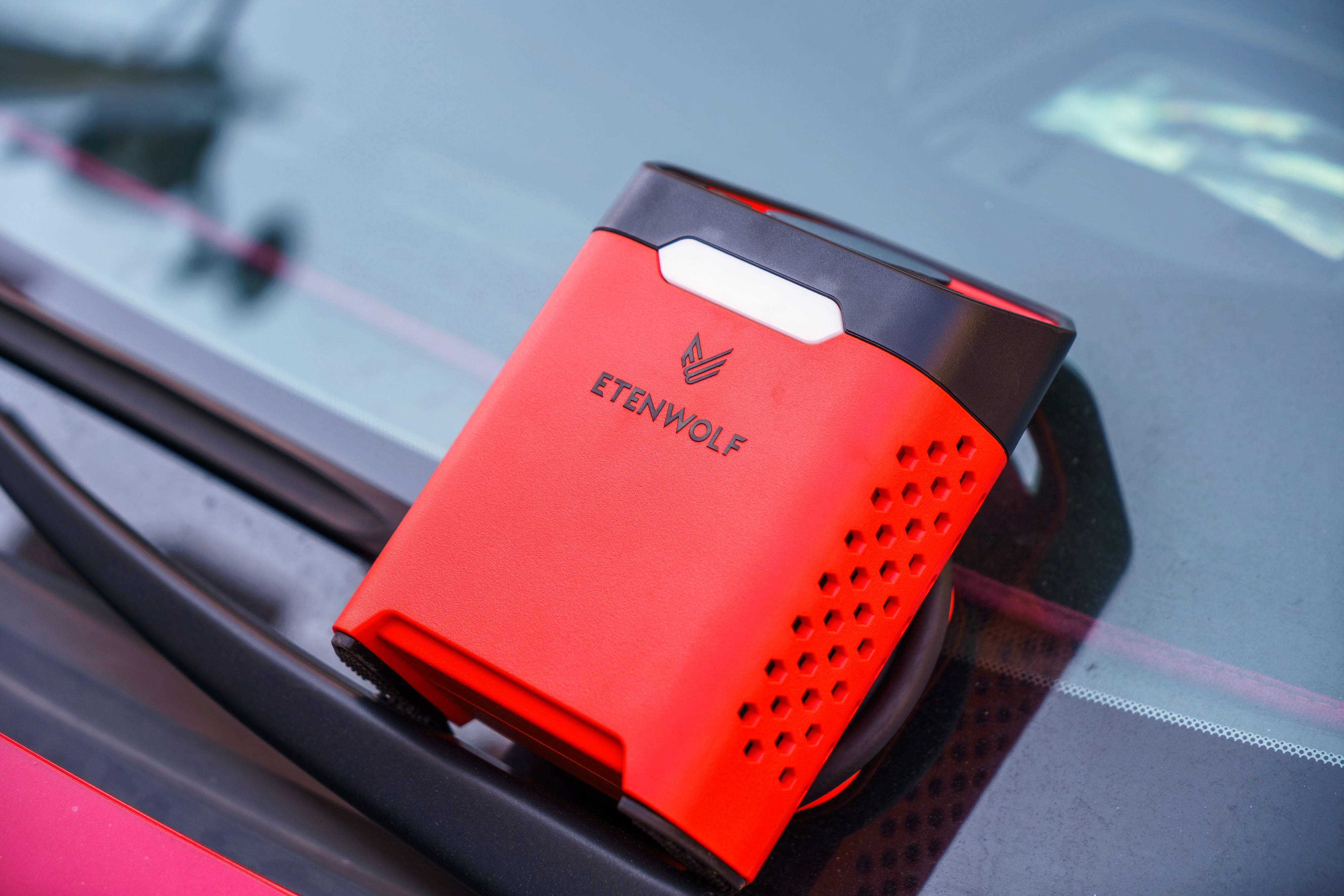 有线的性能、无线的便携！这款“既要又要”的毅狼V3旋风车载充气泵了解一下