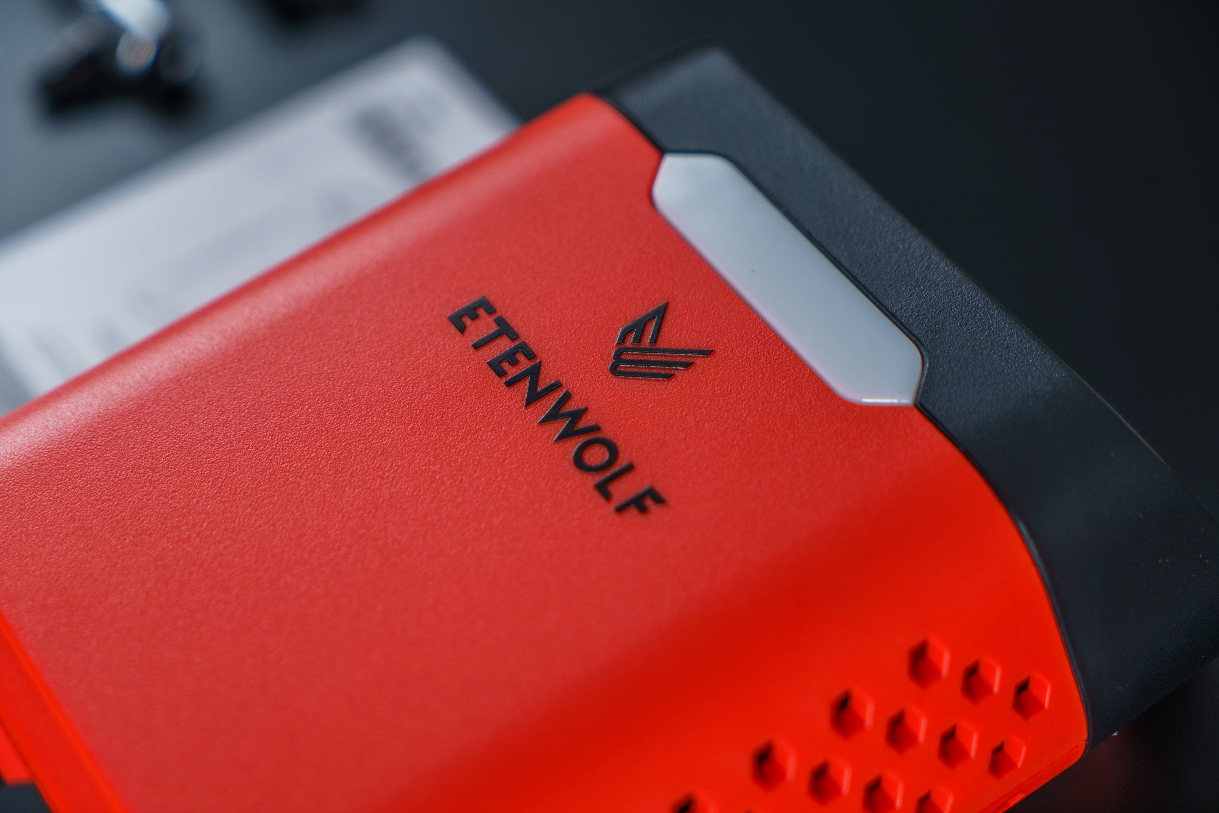 有线的性能、无线的便携！这款“既要又要”的毅狼V3旋风车载充气泵了解一下