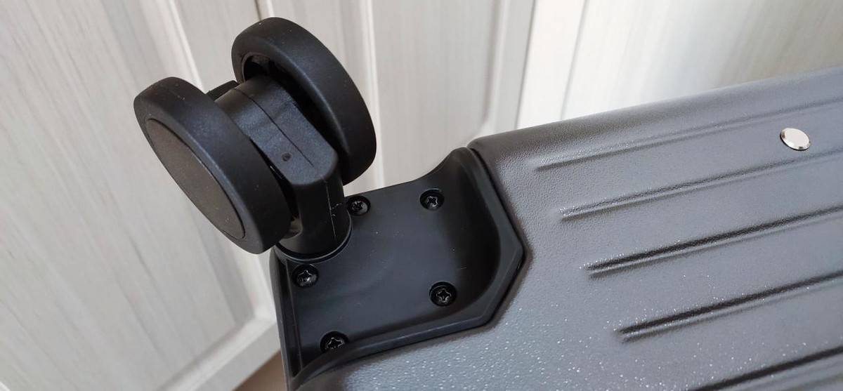 200KG 承重+4 层进口科思创，GaKior行李箱测评：非时尚6 防，耐用性一流