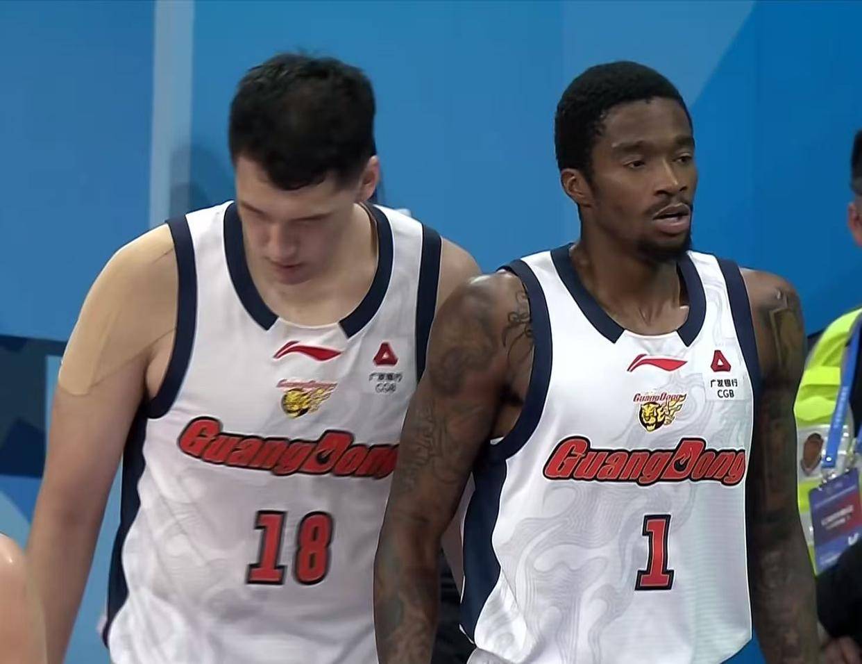 留下奎因！杜锋曝广东男篮外援调整计划，萨林杰也不会离队！