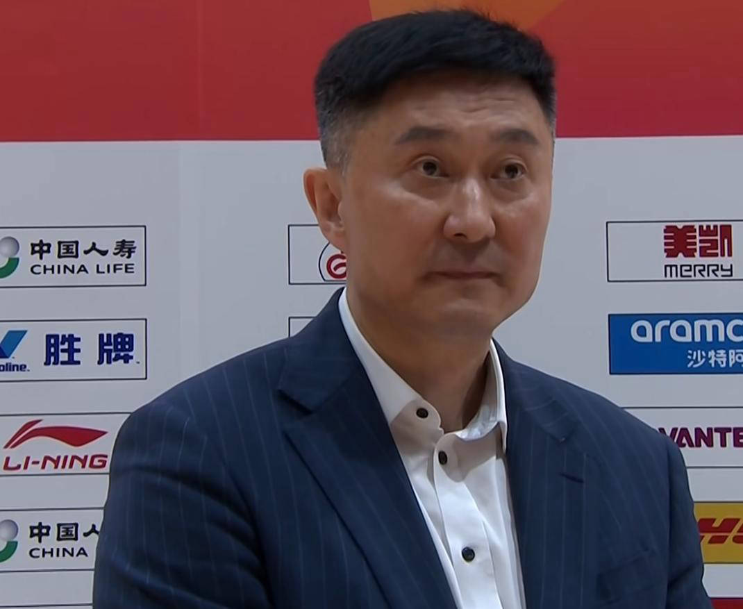 深夜重磅宣布！杜锋释出重要信号，奎因暂时离队休整，张昊伤情最新进展揭晓